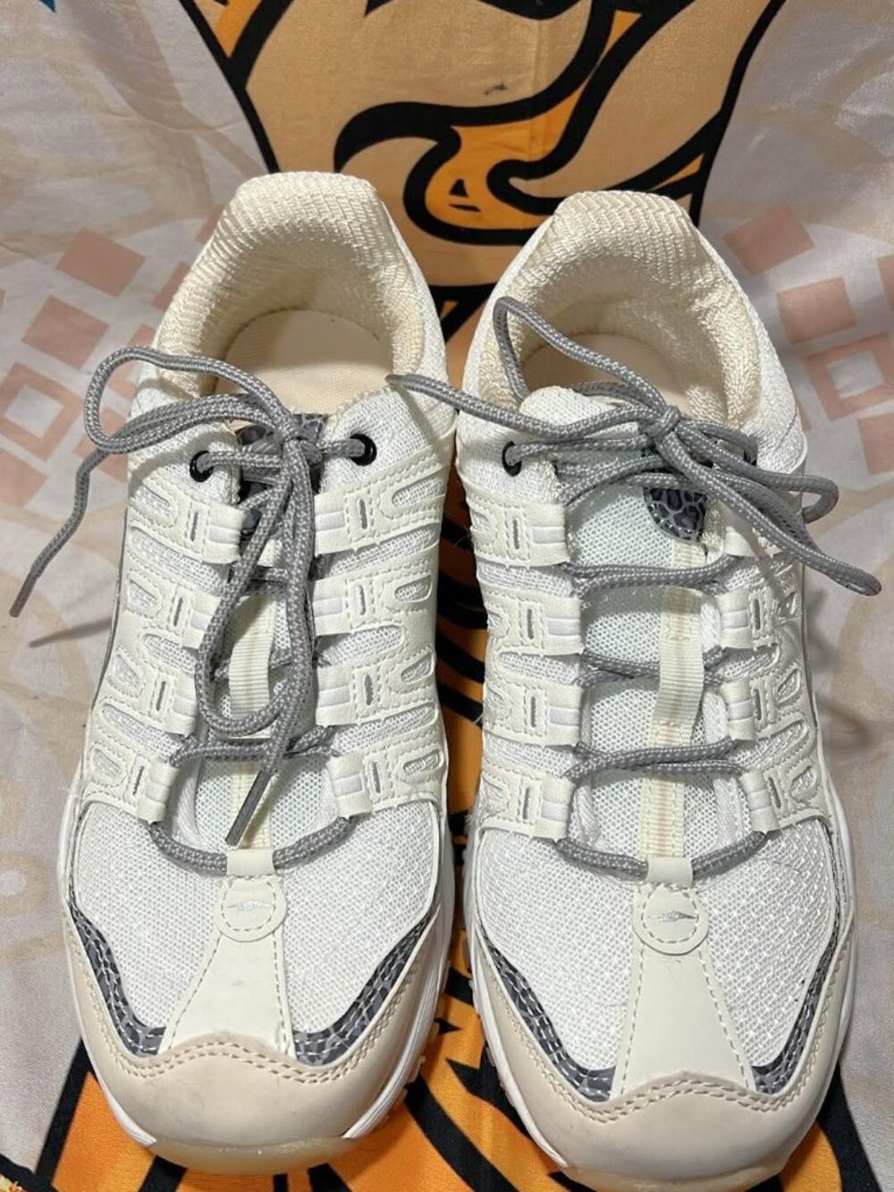 Avia Women’s Room Control Sneakers - Size 8